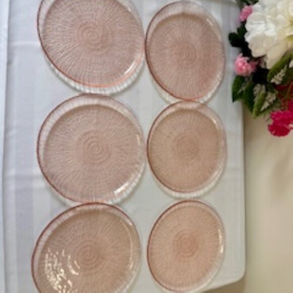 Vintage Arcoroc France Pink Aspen Glass Plates‎ Spiral Pattern Depression Style - Picture 2 of 4